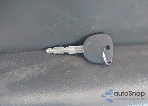 2004 Chevrolet Silverado 1500 Ls из США, поврежденный, VIN 2GCEK19T141115607